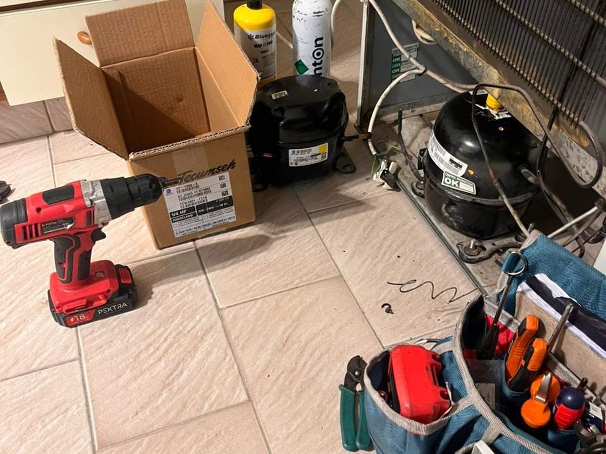 Cambio de motor Tecumseh en heladera — Roma Service